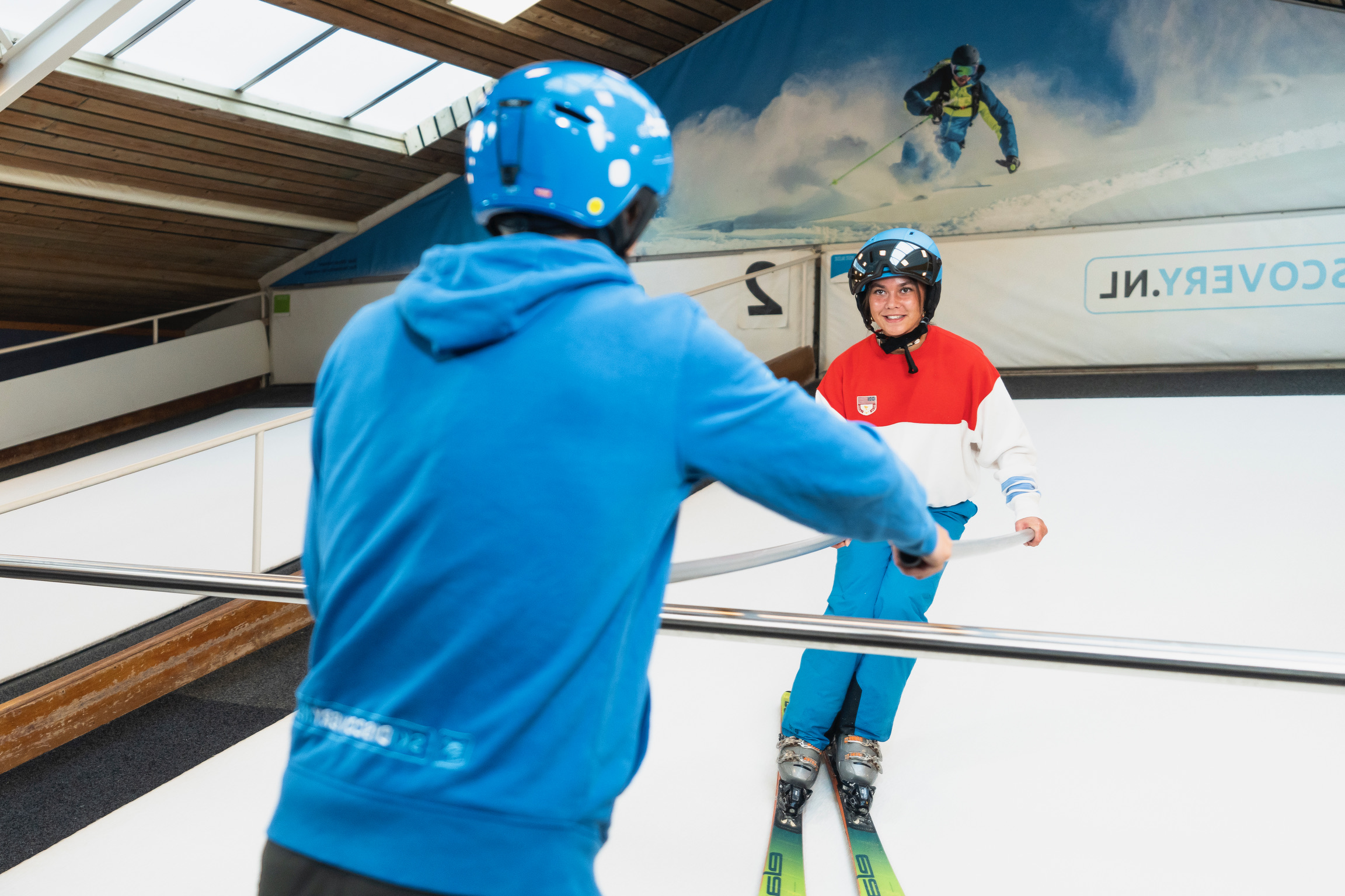 Plezier tijdens de les op de rolpiste van SkiDiscovery